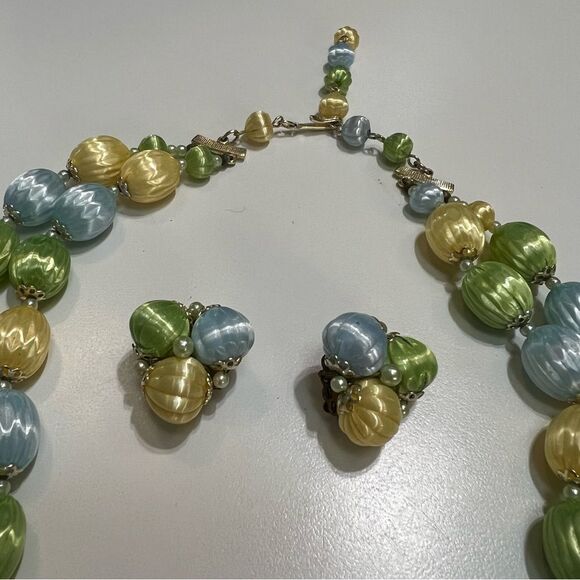 Vintage Pastel Bead Necklace Earrings Set - Picture 4 of 5